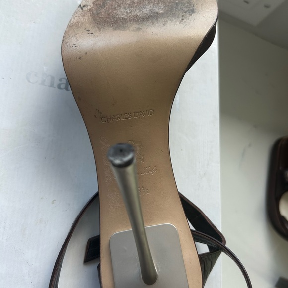 Vintage Charles David metal stiletto heels. - Picture 5 of 6